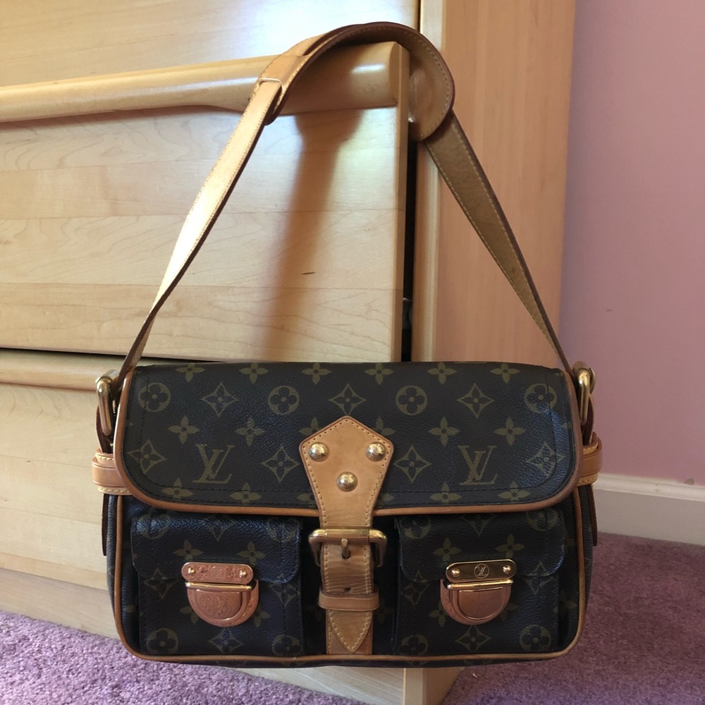 Louis Vuitton Hudson PM - Good Condition